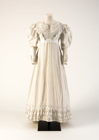 White cutwork hand-embroidered cotton dress, 1824 by Unbekannt Unbekannt